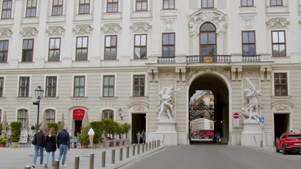 Statuen Eingang Zur Wiener Hofburg Hochwertiges Filmmaterial — Stockvideo