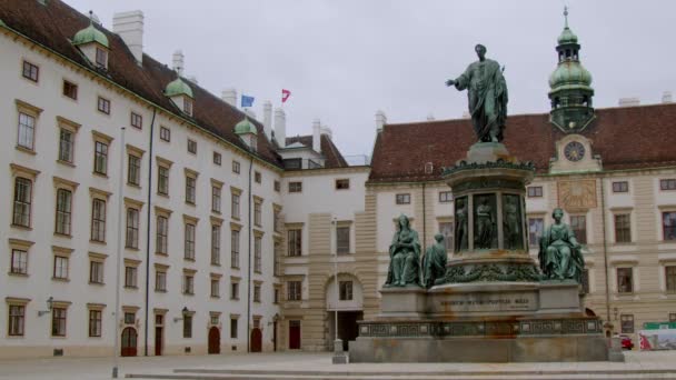 Hofburg Wiedeń Wewnętrzny Dwór Historycznymi Rzeźbami Wysokiej Jakości Materiał — Wideo stockowe