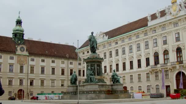 Hofburg Vídeňský Vnitřní Dvůr Historickými Sochami Vysoce Kvalitní Záběry — Stock video