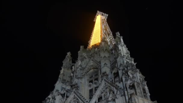 Stephanens Kathedraal Toren Met Verlichte Ladder Nachts Hoge Kwaliteit Beeldmateriaal — Stockvideo