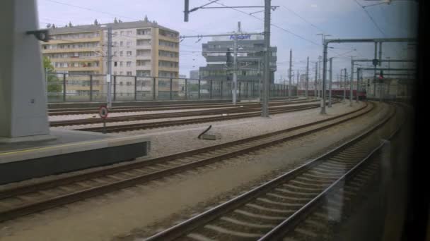 Tåget Lämnar Wiens Centralstation Högkvalitativ Film — Stockvideo