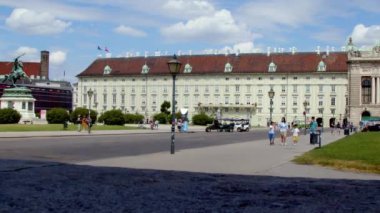 Viyana 'da Heldenplatz hükümet bölgesinin Hofburg ve federal başbakanlık ile zaman aşımına uğraması. Yüksek kalite 4k görüntü