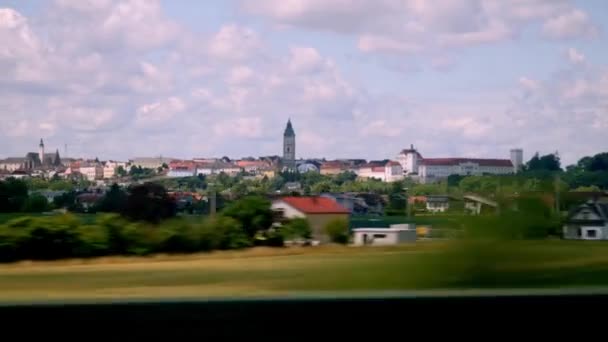 高速鉄道から見たオーストリア北部のエンヌ市 高品質4K映像 — ストック動画