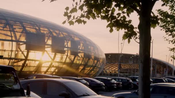Salzburgi Repülőtér Hegyek Gyönyörű Esti Napsütésben Kiváló Minőségű Felvételek — Stock videók