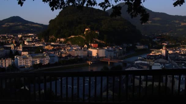 Salzburg Városkép Gyönyörű Nyári Esti Fényben Kiváló Minőségű Felvételek — Stock videók