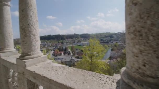 Blick Auf Kremsmünster Oberösterreich Vom Historischen Gartenhaus Aus Hochwertiges Filmmaterial — Stockvideo