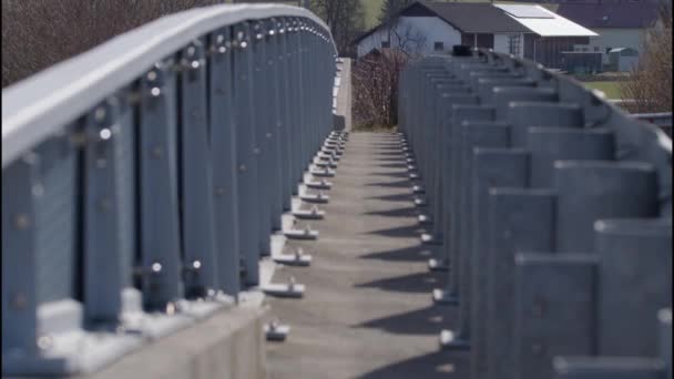 Construção Ponte Com Trilhos Aço Acima Estrada Imagens Alta Qualidade — Vídeo de Stock