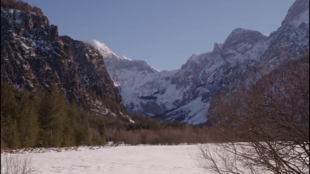 Εναέρια Λήψη Της Λίμνης Almsee Χειμώνα Υψηλής Ποιότητας Πλάνα — Αρχείο Βίντεο