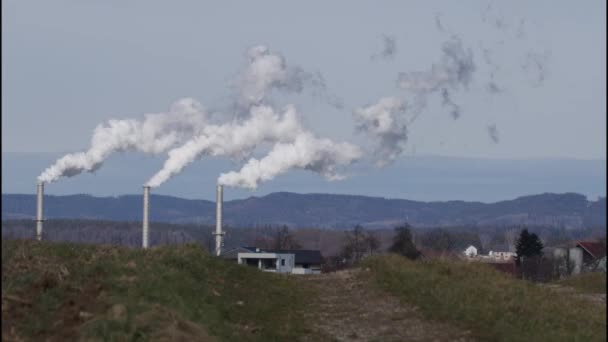 Načasování Emisí Kouře Venkově Vysoce Kvalitní Záběry — Stock video