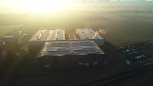 Drone Impianto Fotovoltaico Sul Tetto Dell Industria Nella Luce Del — Video Stock