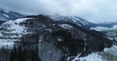 Dağlardaki Alp mayını antenleri. Yüksek kalite 4k görüntü