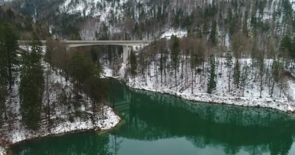 冬季空中飞越上奥地利的水力发电水库 高质量的4K镜头 — 图库视频影像