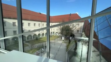 İç mahkemesi olan Linz Schloss kalesi. Yüksek kalite 4k görüntü
