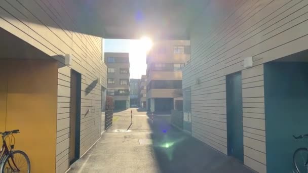 Wohnhäuser Der Morgensonne Hochwertiges Filmmaterial — Stockvideo