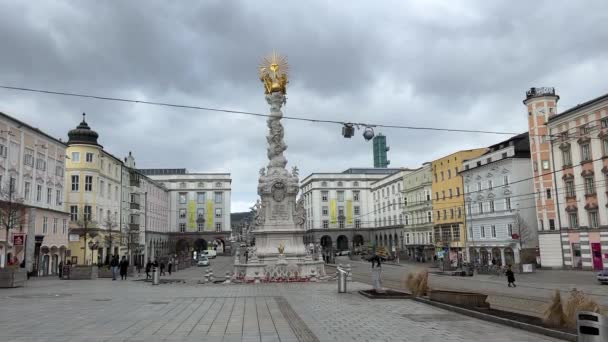 Linz Hauptplatz Columna Principal Cuadrada Mit Plaga Imágenes Alta Calidad — Vídeo de stock