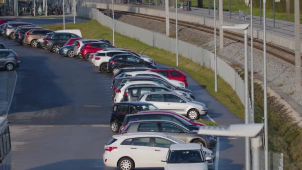 Zaparkować Jeździć Centrum Mobilności Lokalnym Dworcu Kolejowym Wysokiej Jakości Materiał — Wideo stockowe