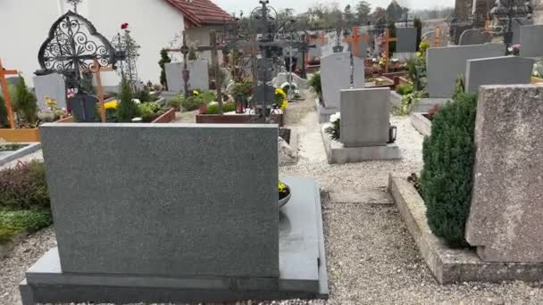 Den Všech Svatých Bohoslužbou Hřbitově Vysoce Kvalitní Záběry — Stock video