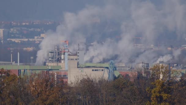 Yukarı Avusturya Duman Yayan Bir Sanayi Tesisi Yüksek Kalite Görüntü — Stok video