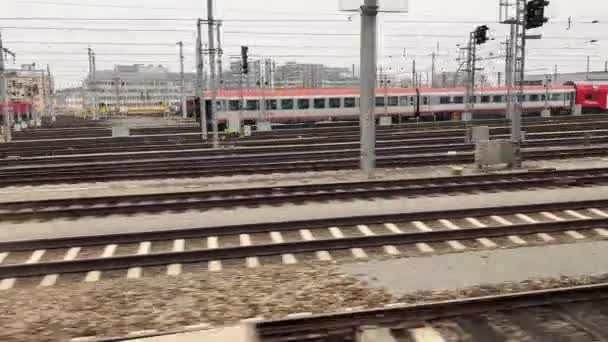 Dirigindo Através Estação Trem Viena Imagens Alta Qualidade — Vídeo de Stock