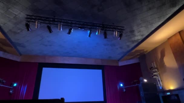 Пустой Экран Кинотеатра После Просмотра Высококачественные Кадры — стоковое видео
