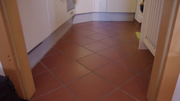 Podea Bucătărie Plăci Roșii Imagini Înaltă Calitate — Videoclip de stoc