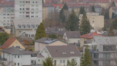 Farklı ev tipleri olan bir yerleşim yeri. Yüksek kalite 4k görüntü
