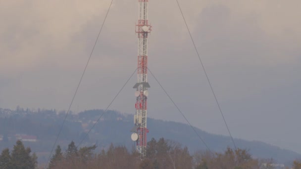 Torre Comunicaciones Linz Inclinar Hacia Arriba Imágenes Alta Calidad — Vídeos de Stock