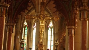 Linz 'deki Mariendom Gotik Katedrali' nin iç manzarası. Yüksek kalite 4k görüntü