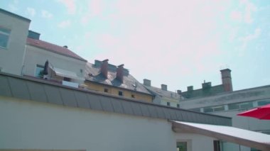 Şehir içi Linz 'in arka bahçesinde. Yüksek kalite 4k görüntü