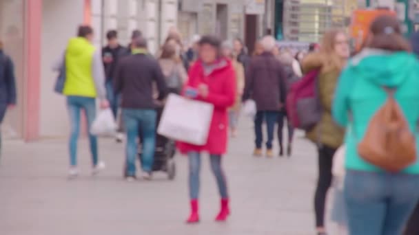 Passers Shopping Street Linz Landstrasse Slow Motion High Quality Footage — Stock Video