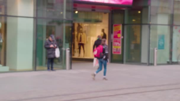 Járókelők Linz Landstrasse Bevásárlóutcában Lassított Felvételen Kiváló Minőségű Felvételek — Stock videók