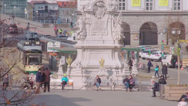 Linz Hauptplatz Doprava Chodci Vysoce Kvalitní Záběry — Stock video