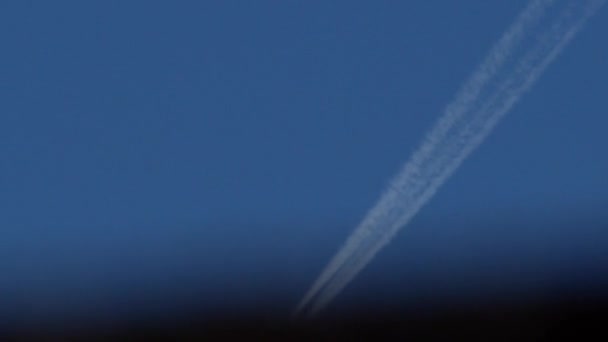 Jet Avion Tele Shot Avec Des Traînées Images Haute Qualité — Video