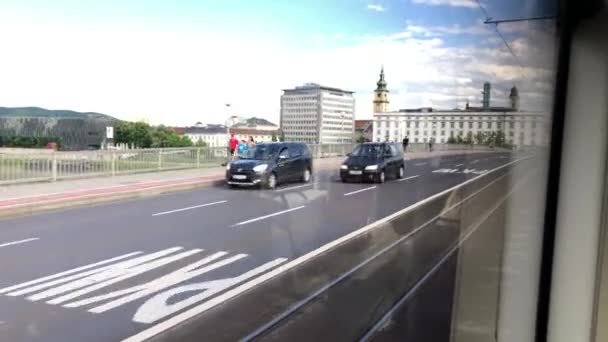 Linz Tramvayı Arkadan Göründü Yüksek Kalite Görüntü — Stok video