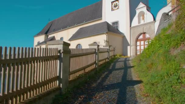 Avusturya Nın Aşağısındaki Tuna Nehrinin Yukarısındaki Schoenbuehel Manastırı Nda Merdivenler — Stok video