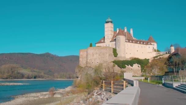 Vista Del Castillo Schoenbuehel Cerca Del Río Danubio Baja Austria — Vídeo de stock