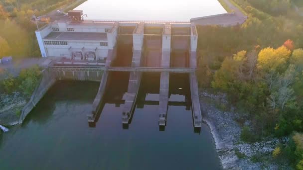 Sonnenuntergang Wasserkraftwerk Traun Hochwertiges Filmmaterial — Stockvideo