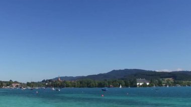 Yazın Attersee Gölü 'nde banyo. Yüksek kaliteli FullHD görüntüler