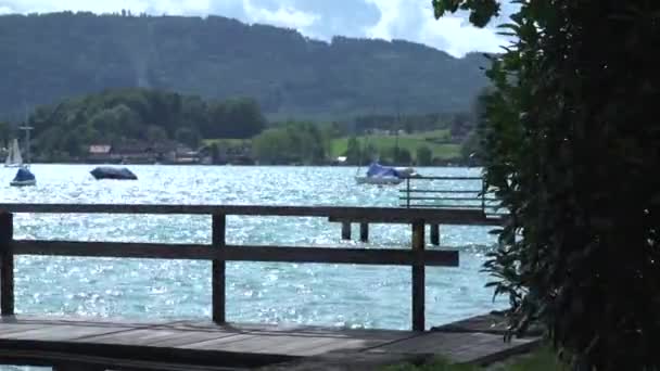 Lago Attersee Con Barche Vela Pontile Filmati Fullhd Alta Qualità — Video Stock