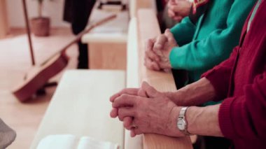 Kilise ayininde barış. Yüksek kalite 4k görüntü