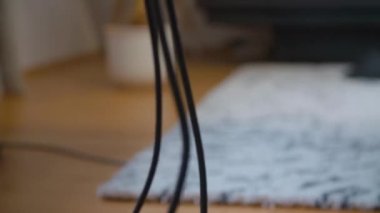 Bilgisayar portlarına giden bilgisayar kabloları. Yüksek kalite 4k görüntü