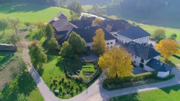 Yukarı Avusturya Daki Muehlviertel Deki Tipik Çiftlik Evi Antenleri Yüksek — Stok video