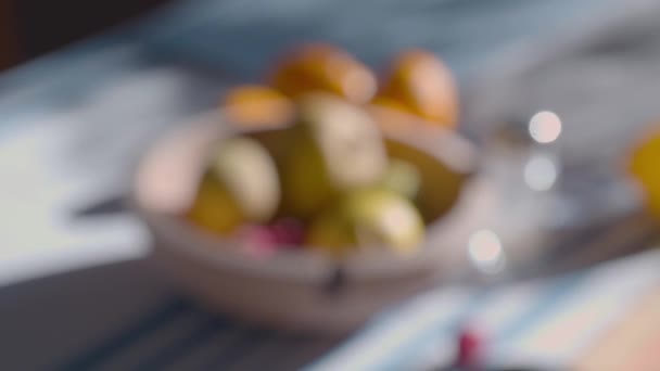 Frutta Ciotola Con Mele Mandarini Filmati Alta Qualità — Video Stock