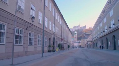 Kilise kuleleri olan Salzburg festival bölgesi. Yüksek kalite 4k görüntü