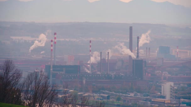 Linz Emette Nuvole Nella Zona Industriale Filmati Alta Qualità — Video Stock