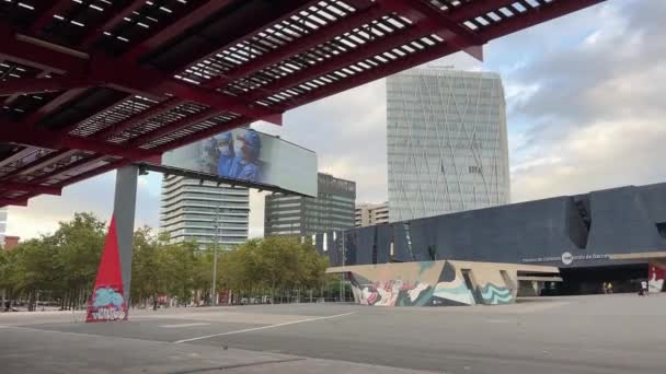 バルセロナ美術館と高層ビルのコンベンションセンター 高品質4K映像 — ストック動画