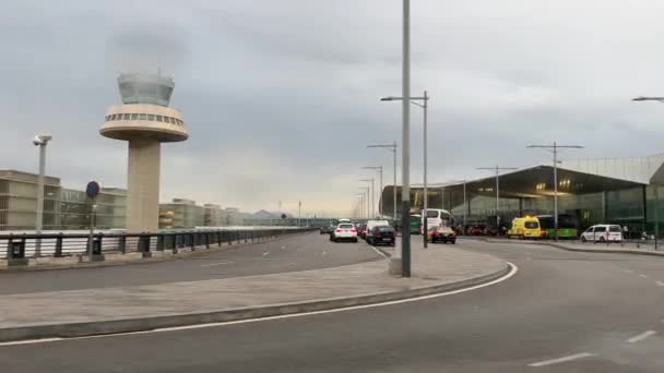 Nærmer Seg Kontrolltårnet Flyplassen Opptak Høy Kvalitet – stockvideo
