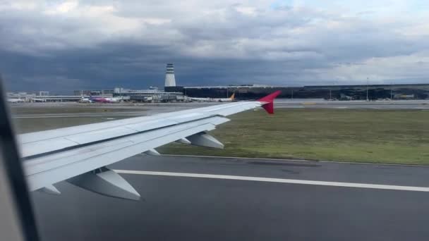 Αεροπλάνο Επιταχύνει Στο Αεροδρόμιο Υψηλής Ποιότητας Πλάνα Βίντεο Κλιπ