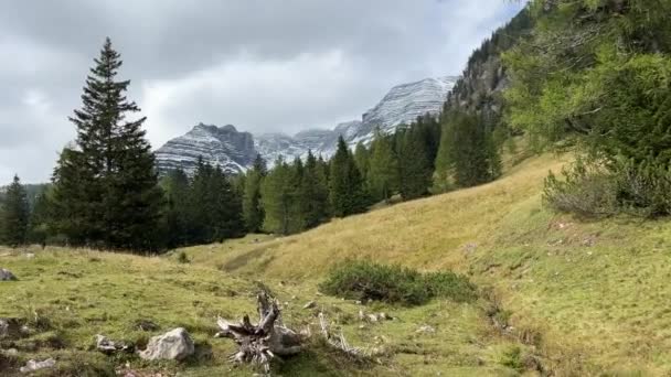 奥地利阿尔卑斯山中美丽的山景 高质量的4K镜头 — 图库视频影像