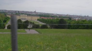 Avusturya, Viyana 'daki İmparatorluk Schoenbrunn Sarayı manzarası. Yüksek kalite 4k görüntü